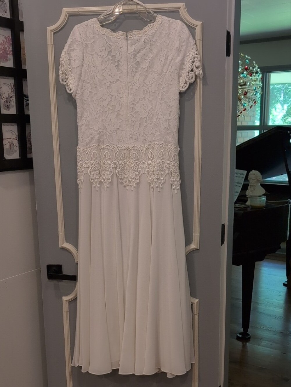 Jessica McClintock White Lace Full Length Wedding Dress - Picture 4 of 5